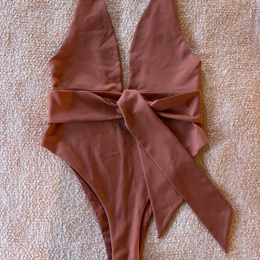 Londre one piece swimsuit in orange size small